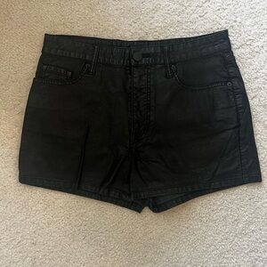 BDG Black Pleater Shorts
